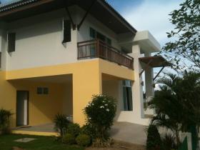 318055_441550399190447_1205467299_n